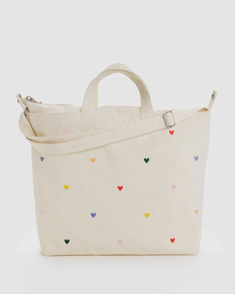 HORIZONTAL ZIP DUCK BAG EMBROIDERED HEARTS — by Baggu