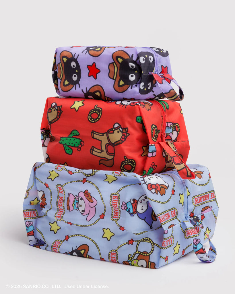 3D ZIP SET "HELLO KITTY AND FRIENDS WESTERN" — by Baggu