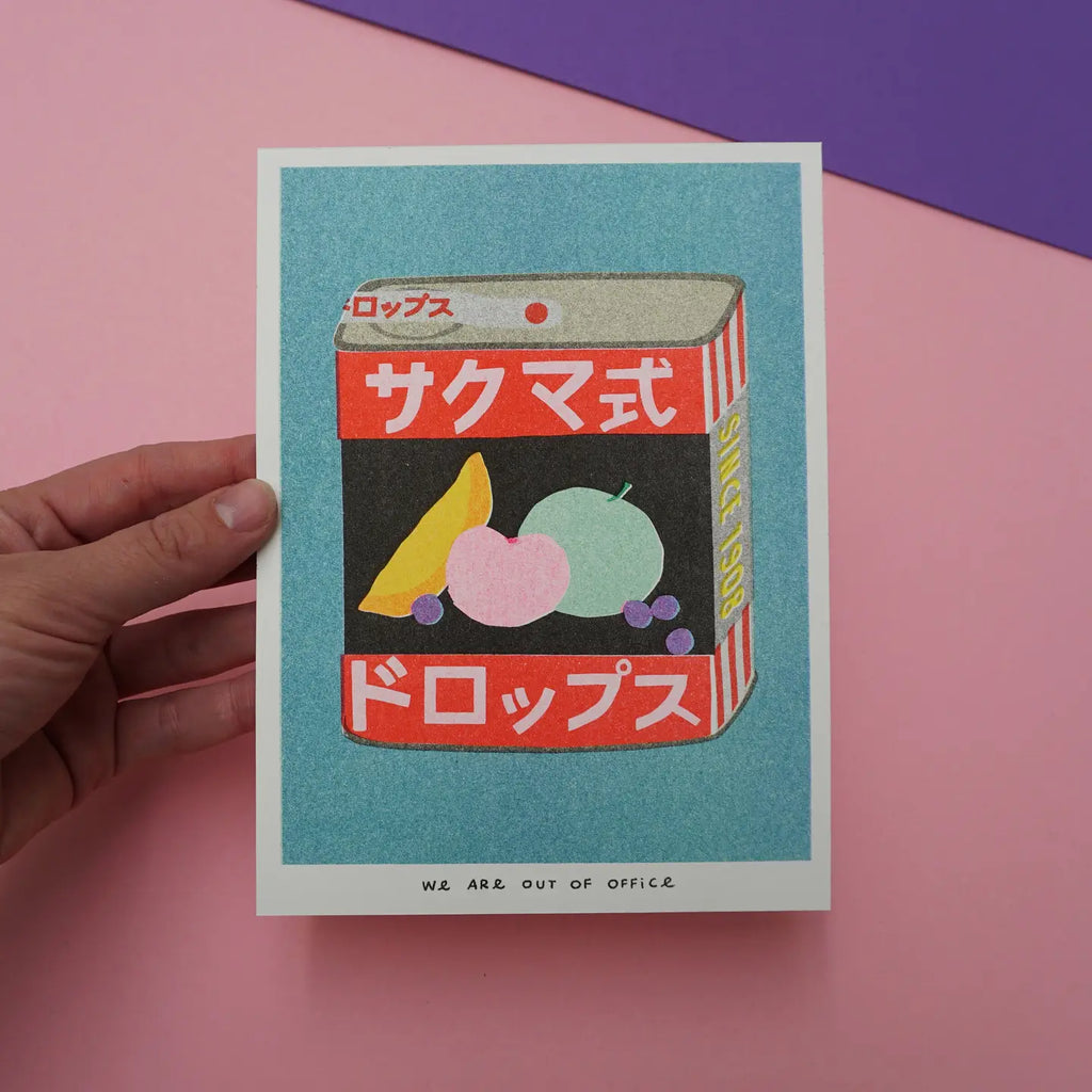 UNE CANNETTE DE GOUTTES DE SAKUMA, 13x18 cm (5x7") — par We are out of office