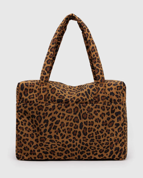 CLOUD BAG CARRY-ON (LEOPARD) — by Baggu