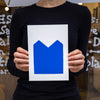 FOLDED SHAPES #01 BLEU, impression fer à dorer, 15 x 21 cm – par Julie Safirstein