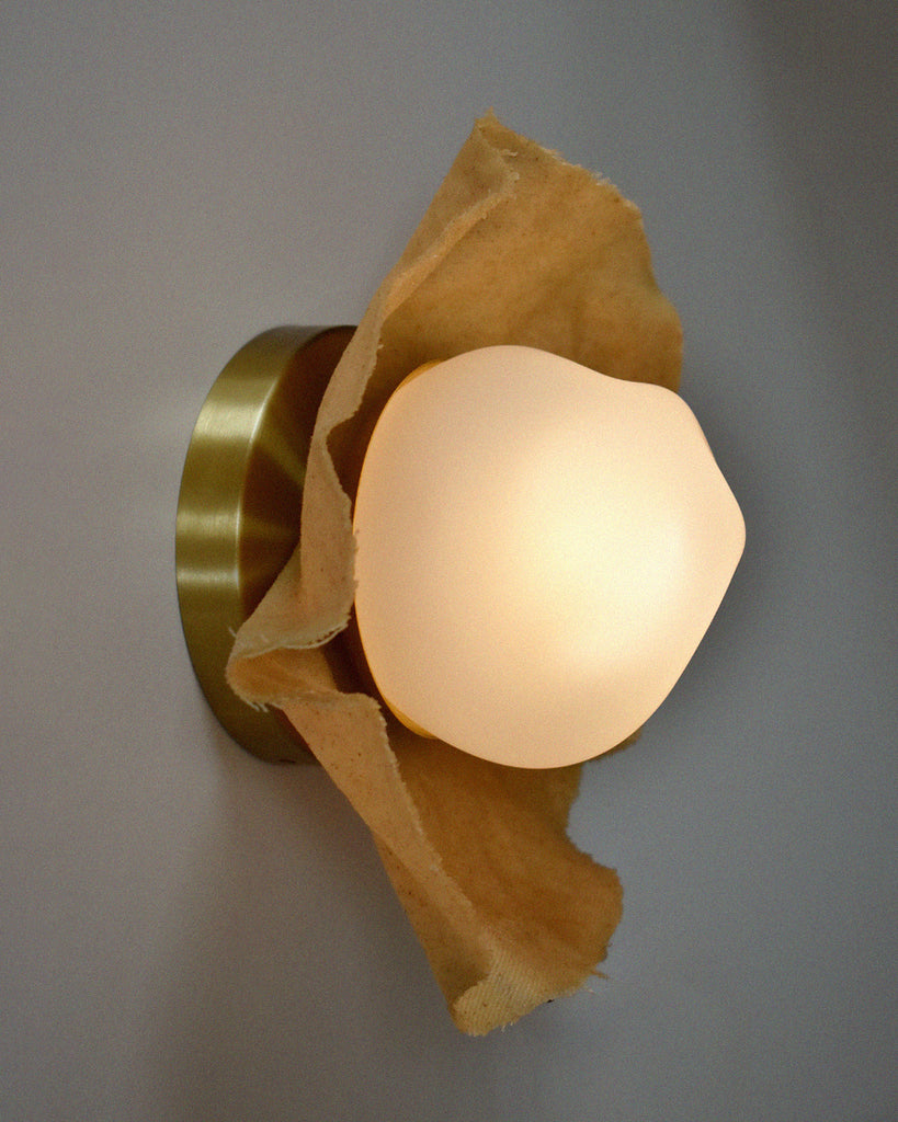 LIORA - Lampe mural en tissu (Plusieurs options) — par Atelier ALZ