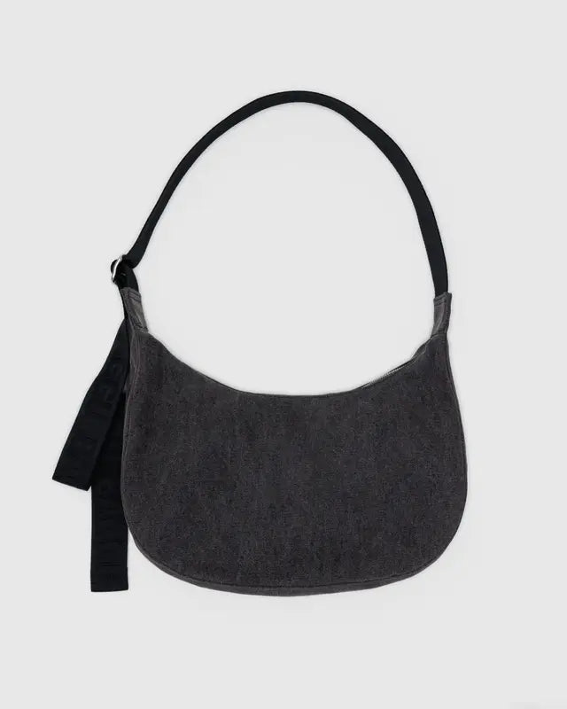 SAC DENIM CRESCENT, noir délavé (différentes tailles) — par Baggu