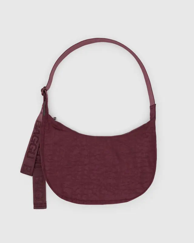 MEDIUM CRESCENT BAG (MAHOGANY) — by Baggu