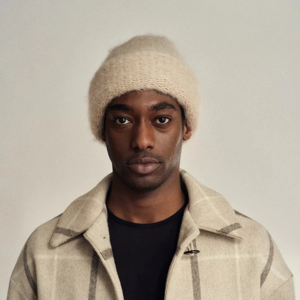 BONNET EN MOHAIR CLOUD – Avoine  — par Heirloom