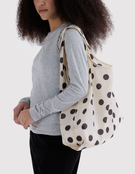 STANDARD "Cream And Black Polka Dot" REUSABLE BAG — by Baggu