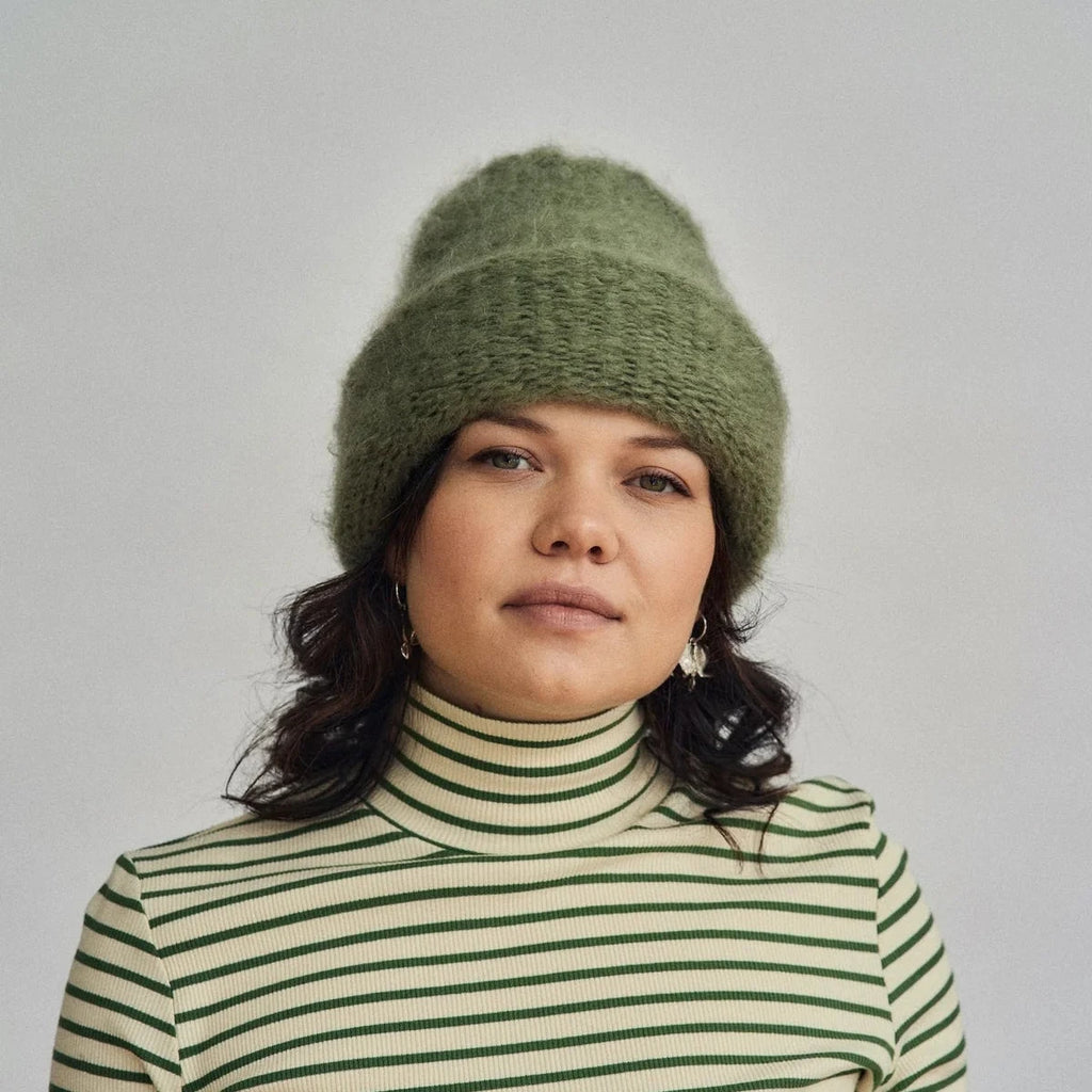BONNET EN MOHAIR CLOUD – Vert Sauge  — par Heirloom hats