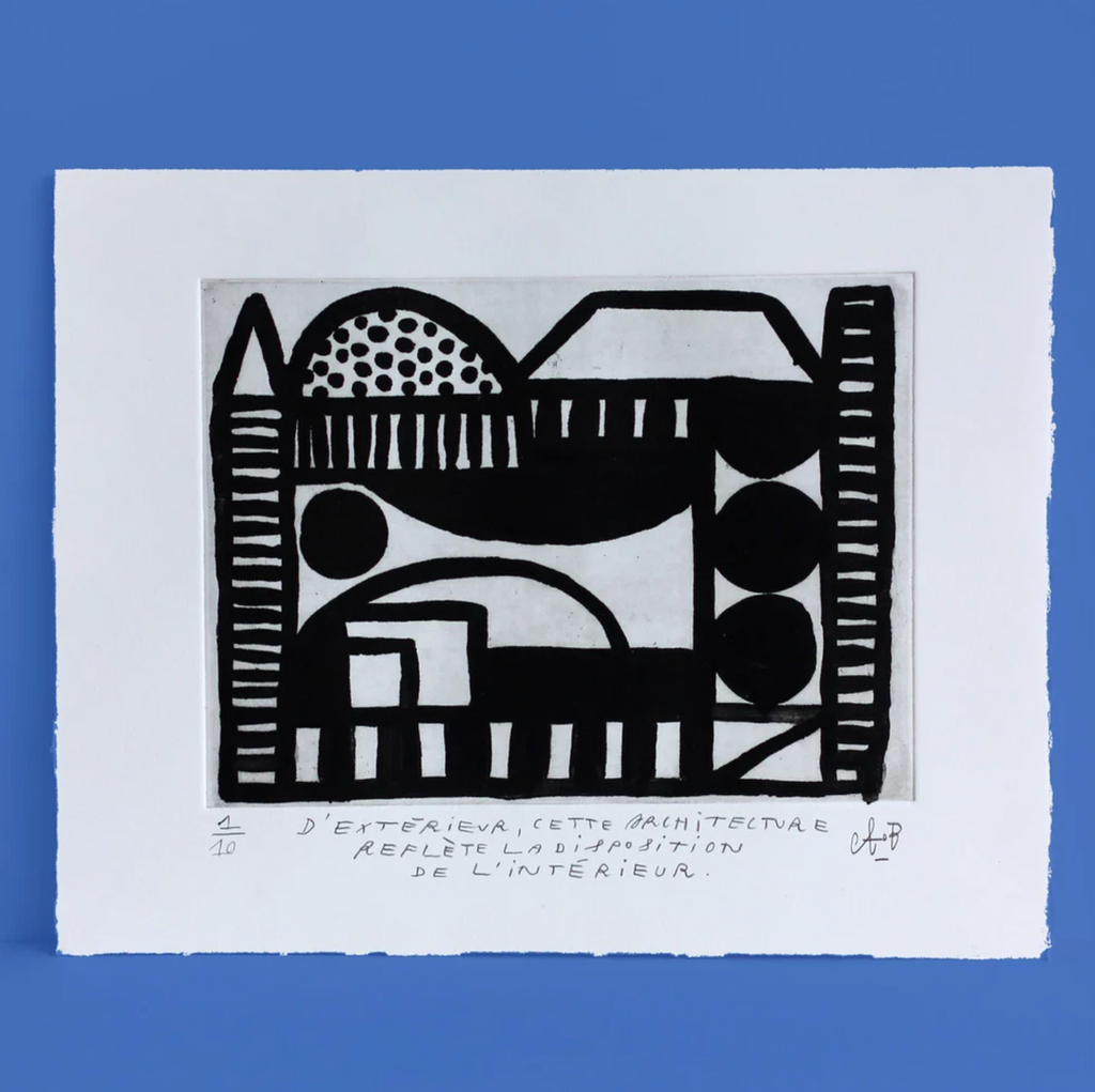 D'EXTÉRIEUR, CETTE ARCHITECTURE REFLÈTE LA DISPOSITION DE L'INTÉRIEUR, 33 x 26 cm (Sugar etching) – by Atelier Bingo