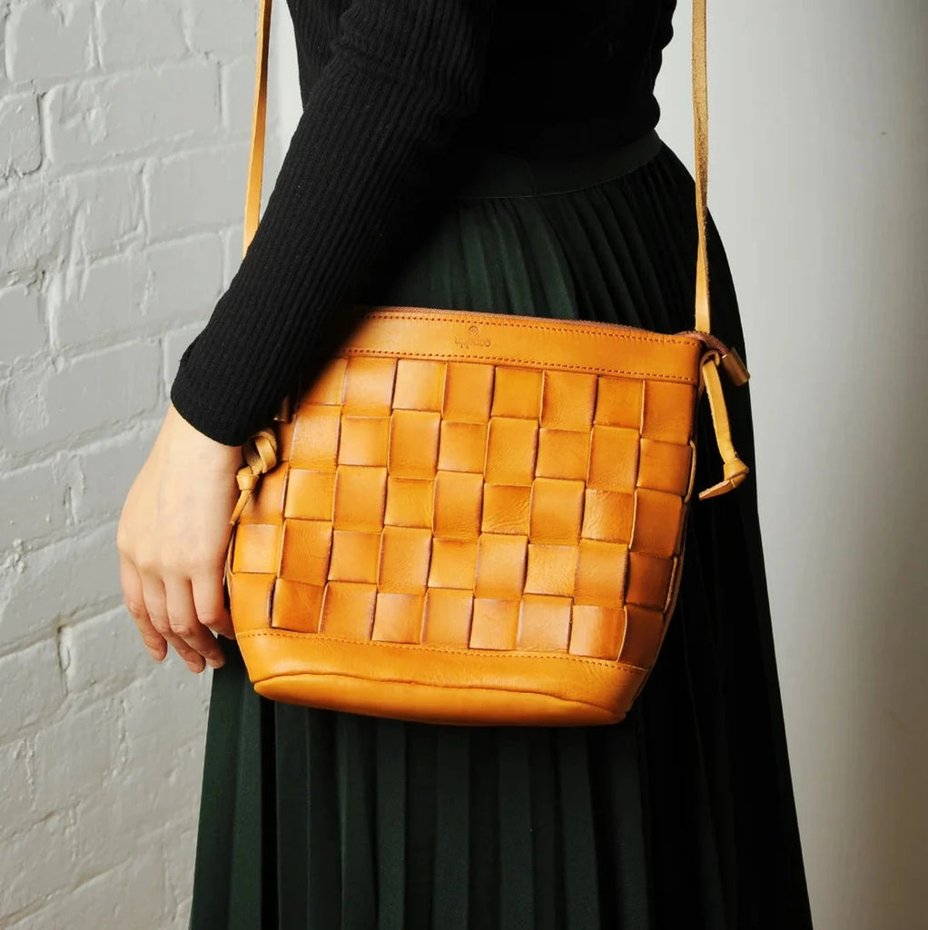 VENTURE CROSS-BODY BAG - Tan — by Uppdoo