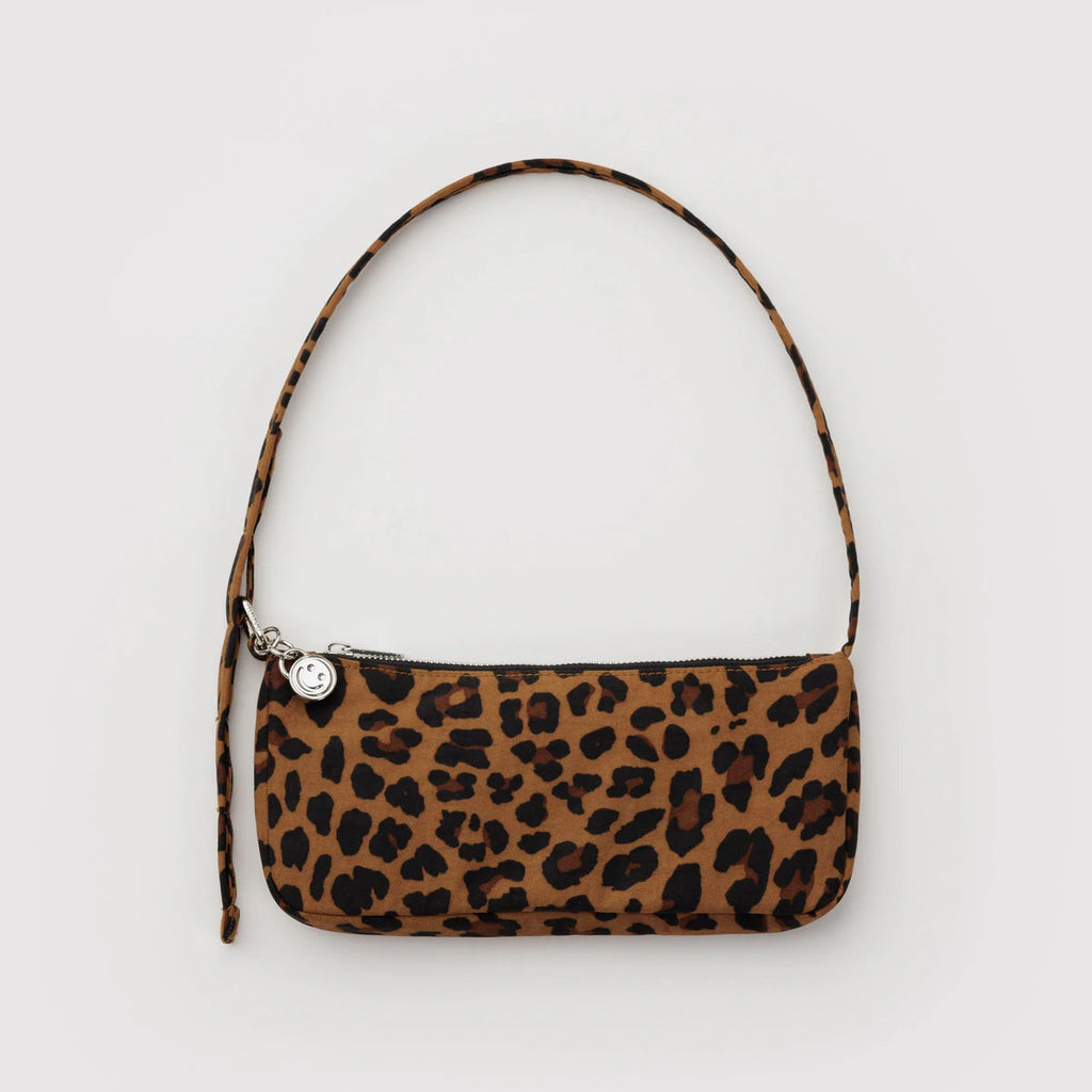NYLON POCHETTE - Leopard — by Baggu