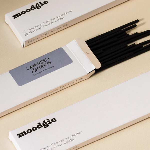 ENCENS CHARBON (Teck + Épices) — par Moodgie
