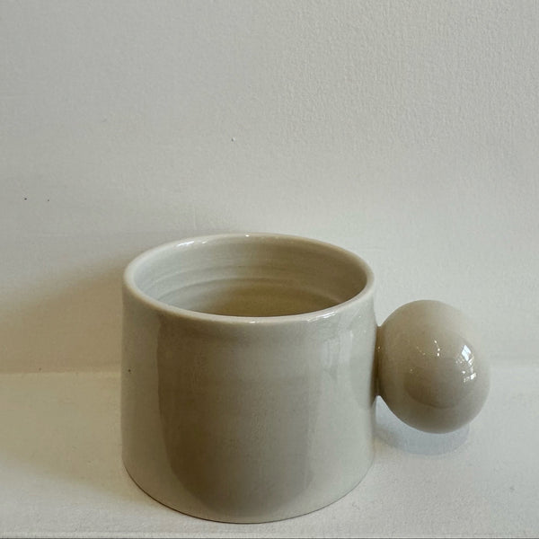 SPHERE MUG IVORY — by Pas Mon Style