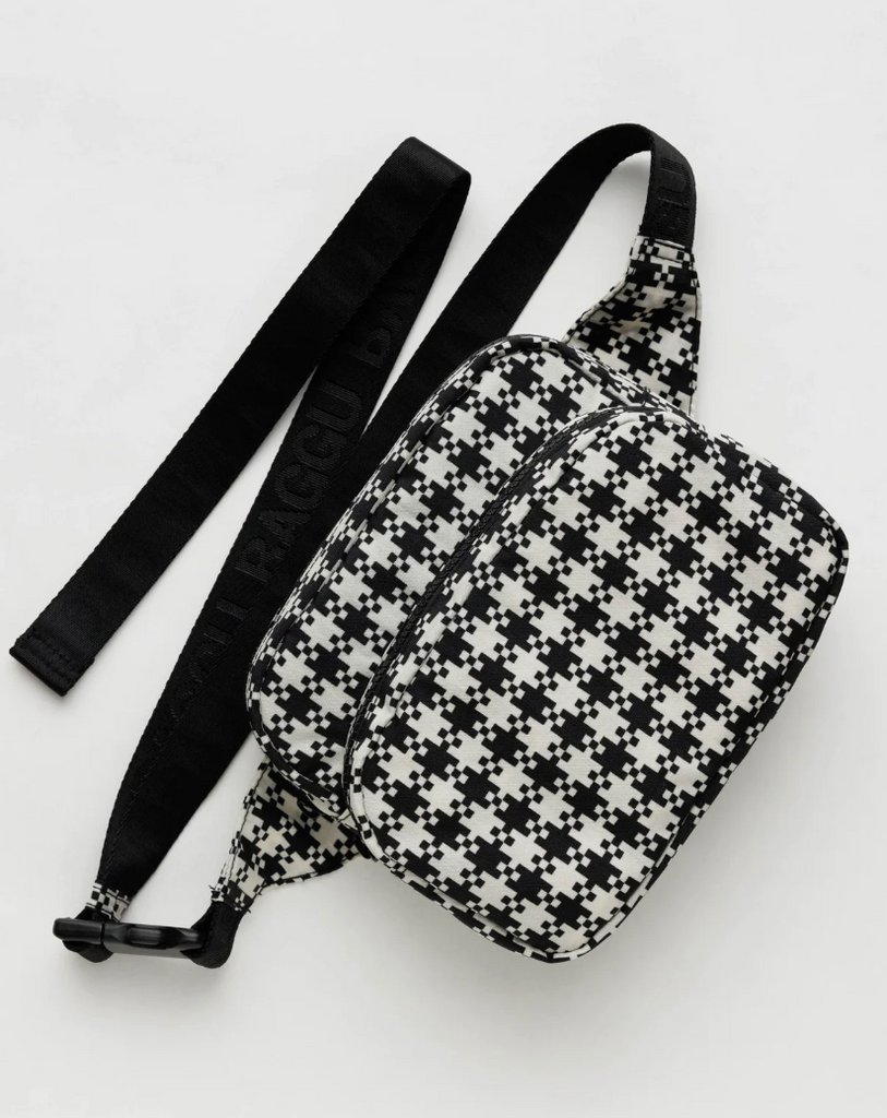 FANNY PACK BLACK & WHITE PIXE GINGHAM — by Baggu