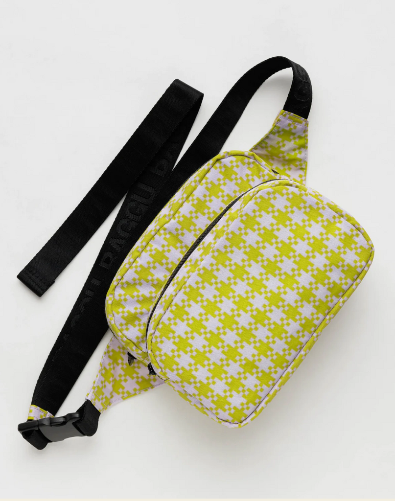 FANNY PACK PINK PISTACHIO PIXEL GINGHAM — by Baggu